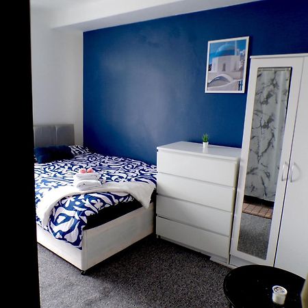 West Kensington - Santorini Apartments Лондон Экстерьер фото